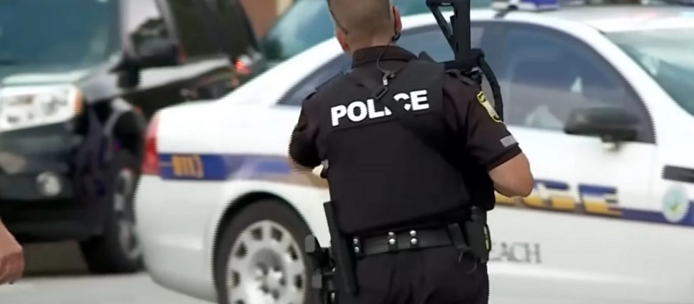 ΗΠΑ: Νεκρός 28χρονος που κρατήθηκε στην άσφαλτο για 6 λεπτά από αστυνομικούς (βίντεο)